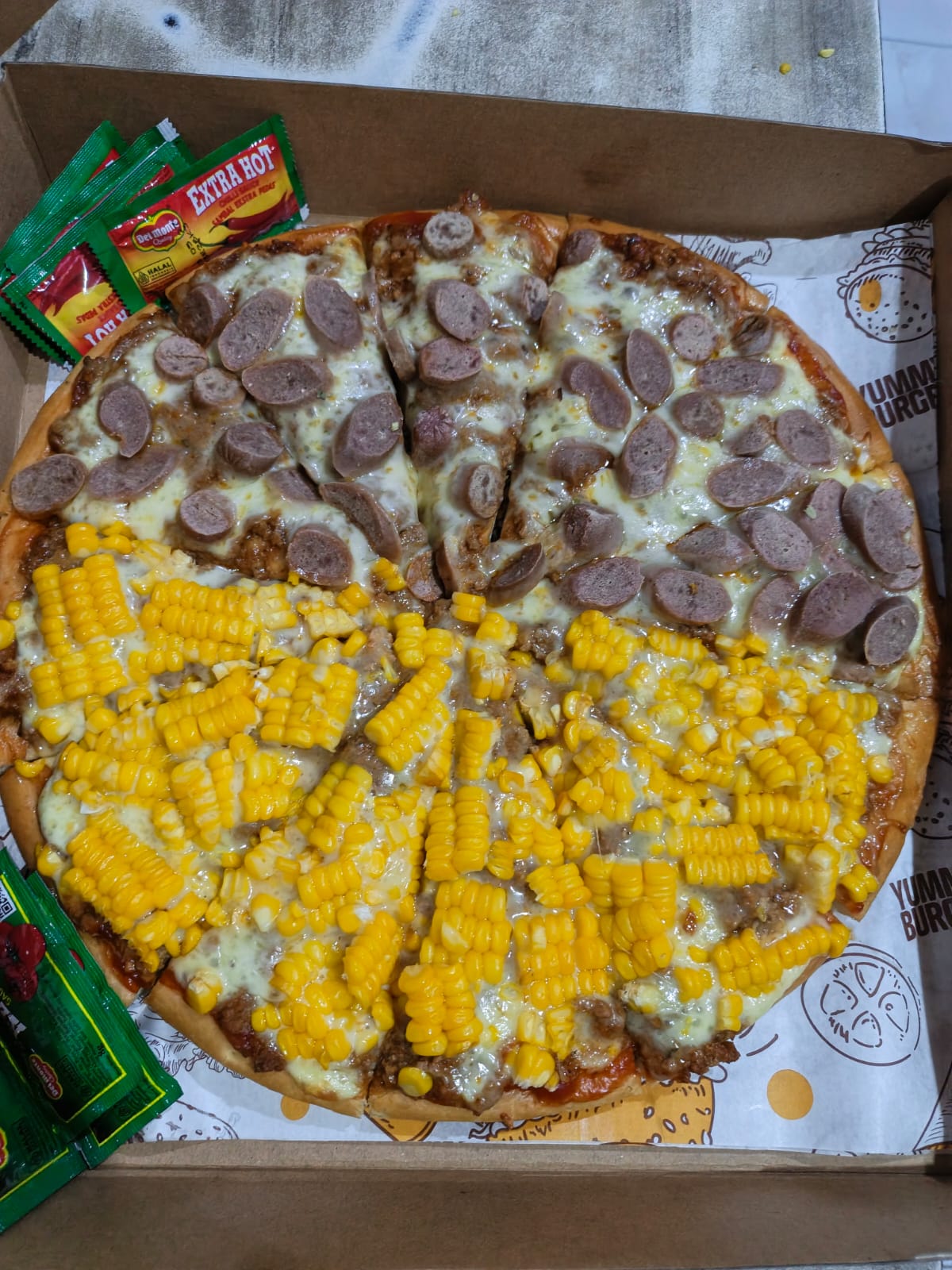 Pizza Daging Mozzarella Extra Sosis Jagung
